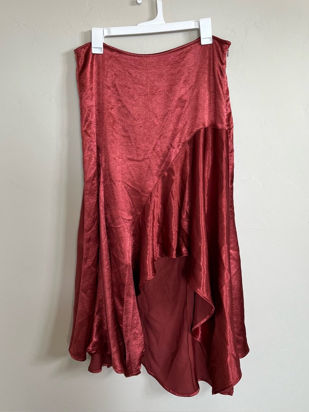 Free People Skirt Sz 10 Burgundy Rust Terracotta Sunrise Satin Asymmetrical NWOT